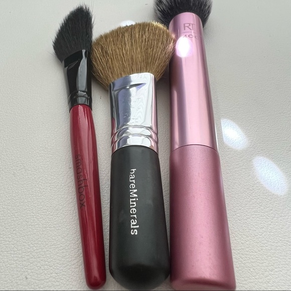 3 Face Brushes - RT Blush Brush, Bare Minerals Flawless Face, Smashbox Contour - Picture 2 of 10